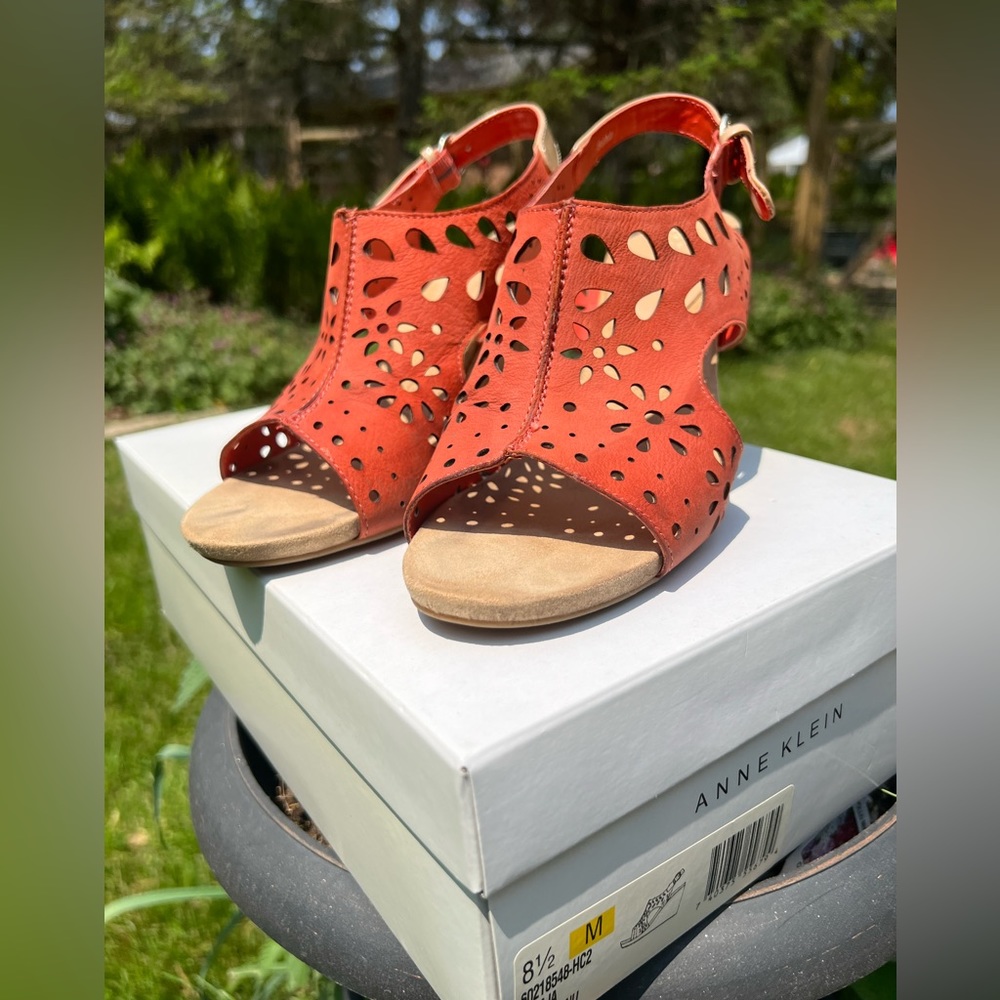 Anne Klein iFlex Wedge Sandals Peep Toe Size 8.5 Orange